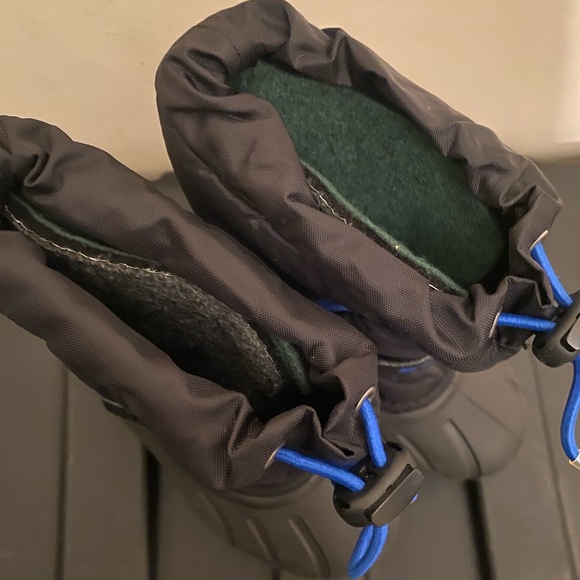 Sorel Flurry boot toddler size 11 in excellent conditions - Picture 3 of 4